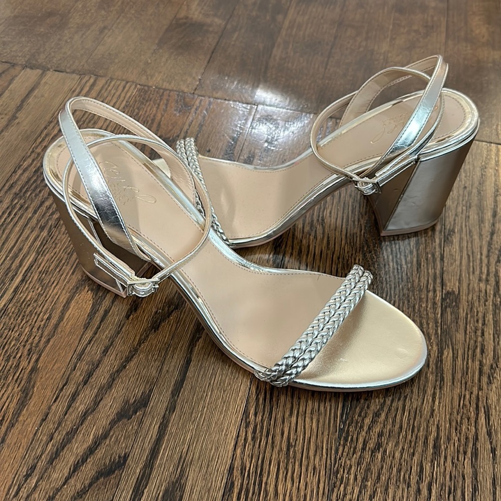 Jewel Badgley Mischka Women’s Ankle Strap Gold Block Heel Sandals Size 11